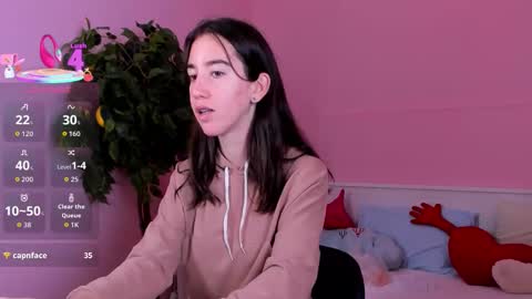 Snapshot of belle_via chatting on 09.13.25 Bella online show from 09.13.25