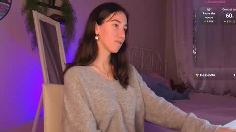 Snapshot of belle_via chatting on 09.20.25 Bella online show from 09.20.25