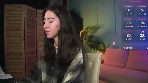 Snapshot of belle_via chatting on 10.04.25 Bella online show from 10.04.25