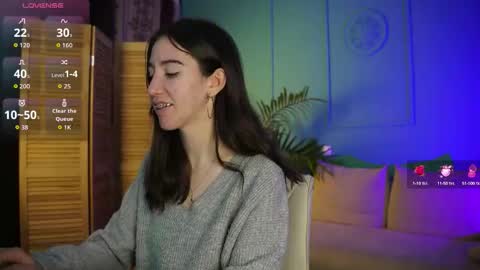 Snapshot of belle_via chatting on 10.23.25 Bella online show from 10.23.25