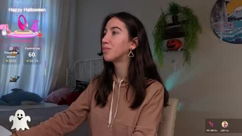 Snapshot of belle_via chatting on 11.04.25 Bella online show from 11.04.25