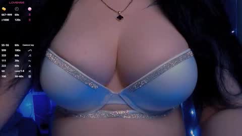 Snapshot of bellelovexx chatting on 01.14.26 Hello I am kind friendly and cute girl online show from 01.14.26