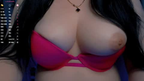 Snapshot of bellelovexx chatting on 05.28.26 Hello I am kind friendly and cute girl online show from 05.28.26