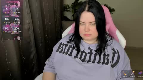 LinaBoo online show from 12.17.25