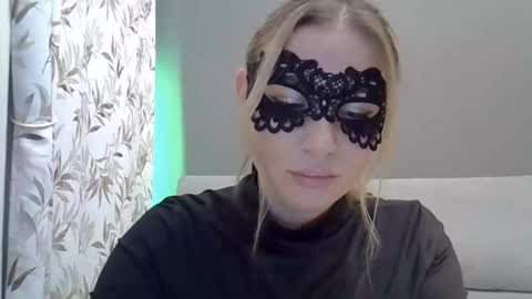 Demi Moore online show from 01.27.25