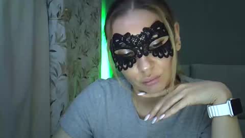 Demi Moore online show from 02.04.25