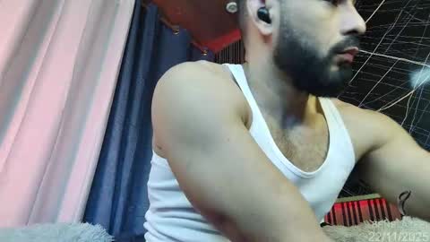 Snapshot of ben_blaze chatting on 11.22.25 BEN online show from 11.22.25