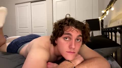 Snapshot of benchedtoast chatting on 11.30.25 benchedtoast online show from 11.30.25