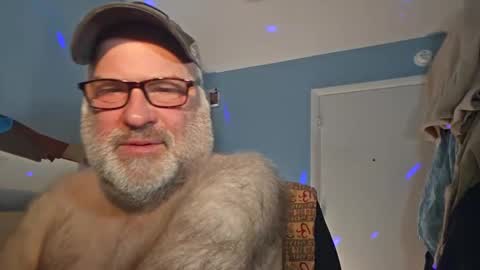 Snapshot of bendavewill chatting on 12.20.24 Bendavewill online show from 12.20.24