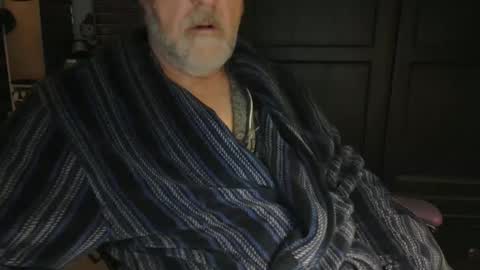 Snapshot of bendrinkin chatting on 12.27.24 bendrinkin online show from 12.27.24