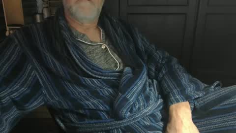 Snapshot of bendrinkin chatting on 02.19.25 bendrinkin online show from 02.19.25