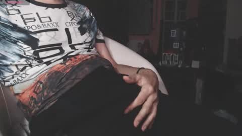 benijamin online show from 11.23.25