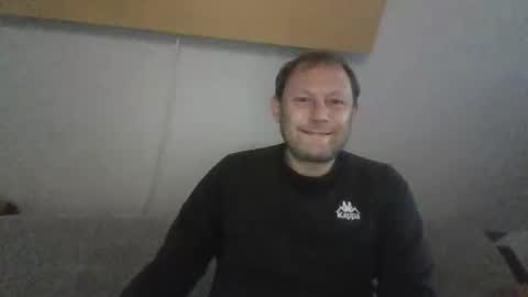 Snapshot of benizio_ chatting on 05.13.26 benizio online show from 05.13.26