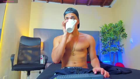 Snapshot of benjamin_more chatting on 02.16.25 BENJAMIN online show from 02.16.25