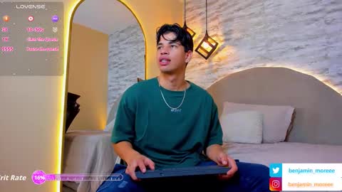 Snapshot of benjamin_more chatting on 10.06.25 BENJAMIN online show from 10.06.25