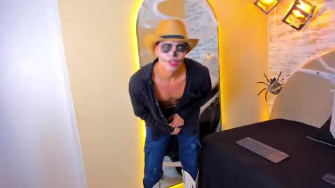 Snapshot of benjamin_more chatting on 10.31.25 BENJAMIN online show from 10.31.25