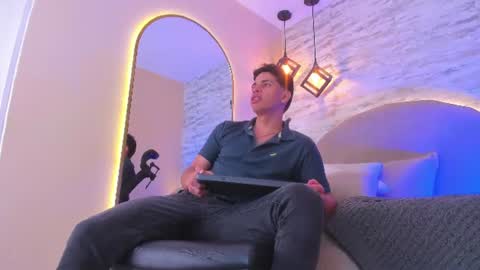 BENJAMIN online show from 07.28.26