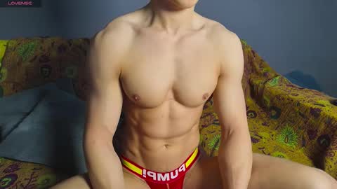 Snapshot of benjaminbond chatting on 09.15.25 benjaminkarl02 online show from 09.15.25