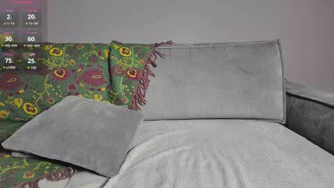 Snapshot of benjaminbond chatting on 10.27.25 benjaminkarl02 online show from 10.27.25