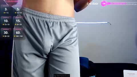 Snapshot of benji_hoter chatting on 03.12.25 Benji Hoter online show from 03.12.25