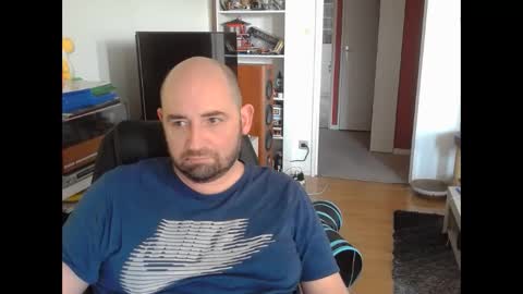 Snapshot of bennn54 chatting on 01.04.25 Ben online show from 01.04.25