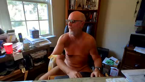 Snapshot of benstrokinit2 chatting on 10.11.25 benstrokinit2 online show from 10.11.25