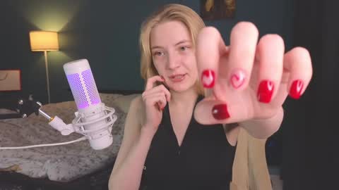 Snapshot of benty_bunny chatting on 01.31.25 Alice online show from 01.31.25