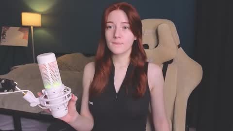 Snapshot of benty_bunny chatting on 10.24.25 Alice online show from 10.24.25