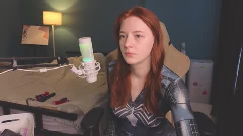 Snapshot of benty_bunny chatting on 10.31.25 Alice online show from 10.31.25