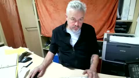 Snapshot of berg_boy chatting on 12.04.24 Martin online show from 12.04.24