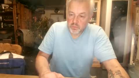 Snapshot of berg_boy chatting on 01.04.25 Martin online show from 01.04.25