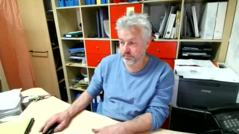 Snapshot of berg_boy chatting on 01.11.25 Martin online show from 01.11.25