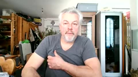 Snapshot of berg_boy chatting on 01.27.25 Martin online show from 01.27.25