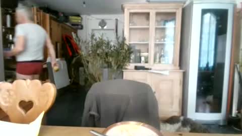 Snapshot of berg_boy chatting on 02.06.25 Martin online show from 02.06.25