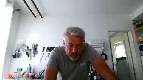 Snapshot of berg_boy chatting on 09.25.25 Martin online show from 09.25.25