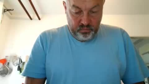 Snapshot of berg_boy chatting on 09.27.25 Martin online show from 09.27.25