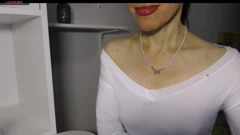 Snapshot of berry2024 chatting on 12.21.25 berry2024 online show from 12.21.25