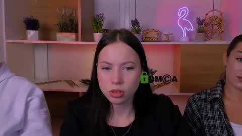 Snapshot of berry_vibe chatting on 11.04.25 berry vibe online show from 11.04.25