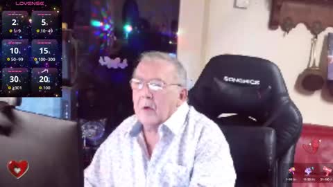 Snapshot of best127 chatting on 10.01.25 jean online show from 10.01.25