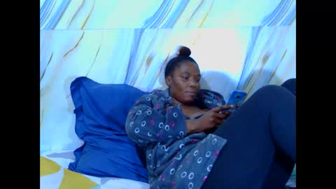 Snapshot of best_frnd chatting on 11.16.25 best_frnd online show from 11.16.25