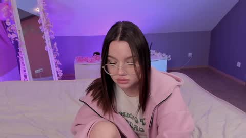 Snapshot of best_trip chatting on 02.02.25 Danny and Kira online show from 02.02.25