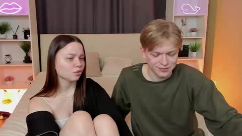 Snapshot of best_trip chatting on 03.01.25 Danny and Kira online show from 03.01.25