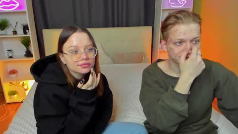 Snapshot of best_trip chatting on 03.03.25 Danny and Kira online show from 03.03.25