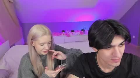 Snapshot of best_trip chatting on 03.09.25 Danny and Kira online show from 03.09.25