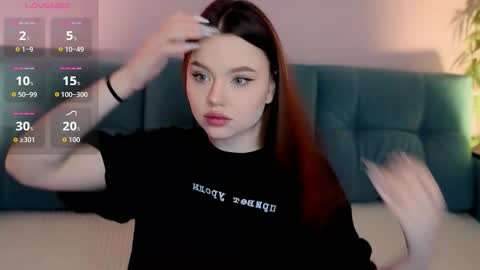 Snapshot of best_trip chatting on 09.15.25 Danny and Kira online show from 09.15.25