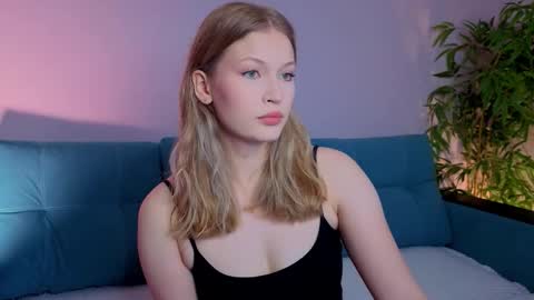 Snapshot of best_trip chatting on 10.10.25 Danny and Kira online show from 10.10.25