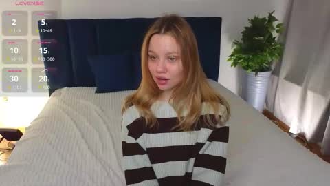 Snapshot of best_trip chatting on 10.11.25 Danny and Kira online show from 10.11.25