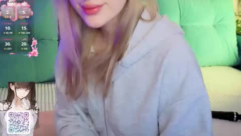 Snapshot of best_trip chatting on 11.04.25 Danny and Kira online show from 11.04.25