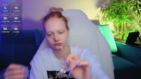 Snapshot of best_trip chatting on 11.10.25 Danny and Kira online show from 11.10.25