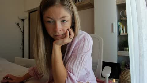 Vicky   online show from 11.11.25